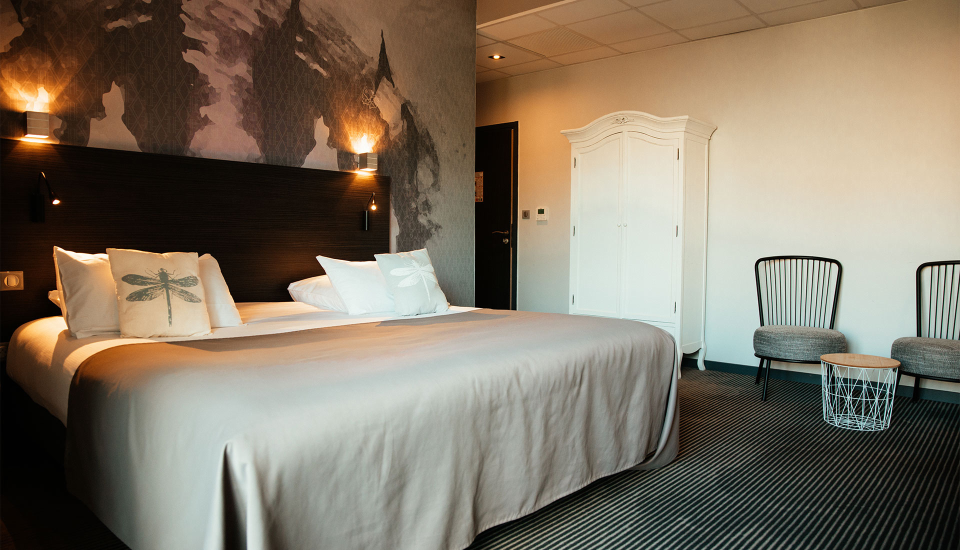 chambre--hotel-spa-victor-hugo-besancon-1920x1100-prestige-3 https://hugo-hotel.fr/wp-content/uploads/2026/06/chambre-hotel-spa-victor-hugo-besancon-1920x1100-prestige-3.jpg